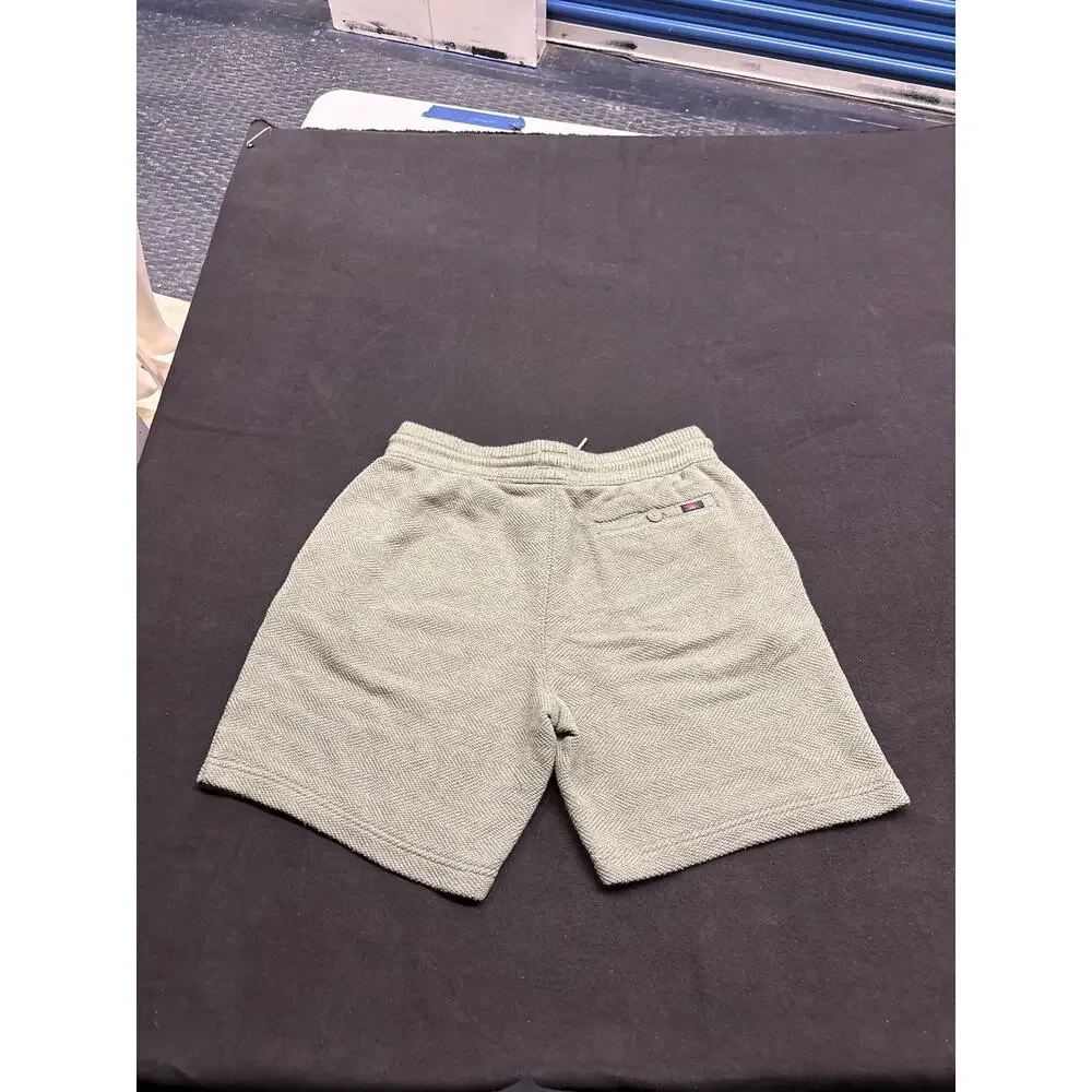 Faherty Whitewater Short Olive Sample Deadstock M